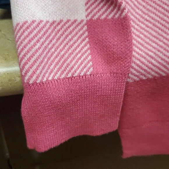 NEW! Belle by Kim Gravel pink plaid color block sweater. Never worn. Medium. - Picture 3 of 6
